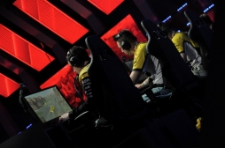 画像ギャラリー No.019のサムネイル画像 / 「World of Tanks」の世界大会「The Grand Finals 2016」熱戦に沸いた現地の模様をレポート。Wargaming.netの主要人物達が語る今後のe-Sports展望も