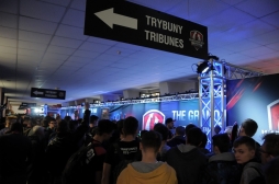 画像ギャラリー No.049のサムネイル画像 / 「World of Tanks」の世界大会「The Grand Finals 2016」熱戦に沸いた現地の模様をレポート。Wargaming.netの主要人物達が語る今後のe-Sports展望も