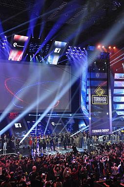 ���������꡼ No.020�Υ���ͥ������ / ��World of Tanks�פ���������The Grand Finals 2017�פη辡�郎�⥹����ǳ��š��ɥ�ޥ��å���Ÿ�������Ѥ�ꤷ�Ƥ���������θ���������줿���٥�Ȥ����ͤ��ݡ���