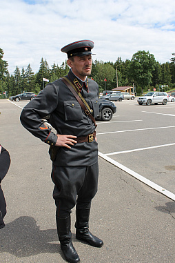 画像ギャラリー No.001のサムネイル画像 / 戦車やトーチカの内部なども見られるベラルーシの軍事博物館「スターリン・ライン ミュージアム」に行ってきた。戦車にしがみつく本気のタンクデサントを体験