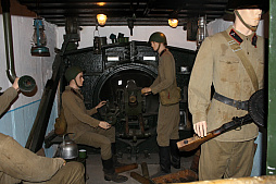 画像ギャラリー No.009のサムネイル画像 / 戦車やトーチカの内部なども見られるベラルーシの軍事博物館「スターリン・ライン ミュージアム」に行ってきた。戦車にしがみつく本気のタンクデサントを体験