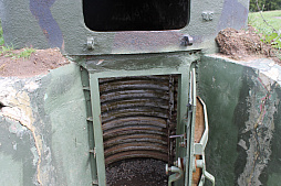 画像ギャラリー No.033のサムネイル画像 / 戦車やトーチカの内部なども見られるベラルーシの軍事博物館「スターリン・ライン ミュージアム」に行ってきた。戦車にしがみつく本気のタンクデサントを体験