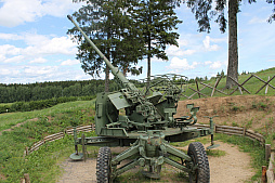 画像ギャラリー No.038のサムネイル画像 / 戦車やトーチカの内部なども見られるベラルーシの軍事博物館「スターリン・ライン ミュージアム」に行ってきた。戦車にしがみつく本気のタンクデサントを体験