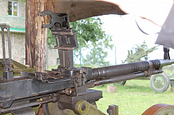 画像ギャラリー No.051のサムネイル画像 / 戦車やトーチカの内部なども見られるベラルーシの軍事博物館「スターリン・ライン ミュージアム」に行ってきた。戦車にしがみつく本気のタンクデサントを体験