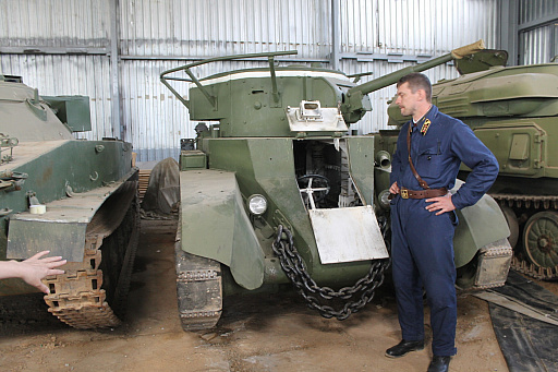 画像ギャラリー No.066のサムネイル画像 / 戦車やトーチカの内部なども見られるベラルーシの軍事博物館「スターリン・ライン ミュージアム」に行ってきた。戦車にしがみつく本気のタンクデサントを体験