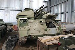 画像ギャラリー No.073のサムネイル画像 / 戦車やトーチカの内部なども見られるベラルーシの軍事博物館「スターリン・ライン ミュージアム」に行ってきた。戦車にしがみつく本気のタンクデサントを体験