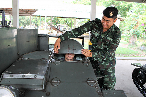 ꡼ No.032Υͥ / ޼֥Ϲ強ưˤʤɵŤŸʪ륿ηϡAdisorn Campץݡ