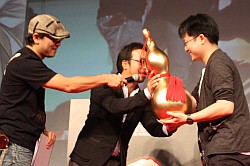 画像ギャラリー No.012のサムネイル画像 / 「戦国大戦」第2回公式大会「天覇への道」レポート。声優陣を交えた新Ver.のお披露目に会場は大興奮