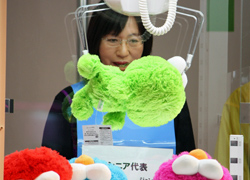 画像ギャラリー No.018のサムネイル画像 / 「第1回みんなのクレーンゲーム選手権」レポート。すぐに役立つ(?)選手達の華麗なテクニックをチェック