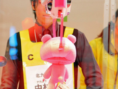 画像ギャラリー No.023のサムネイル画像 / 「第1回みんなのクレーンゲーム選手権」レポート。すぐに役立つ(?)選手達の華麗なテクニックをチェック