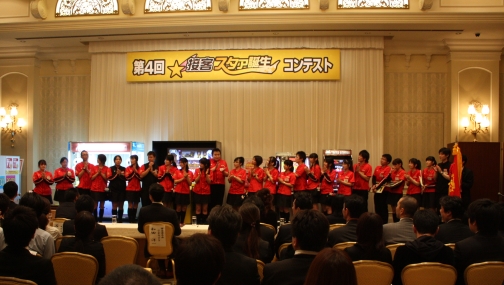 画像ギャラリー No.010のサムネイル画像 / タイトーステーションで傘を貸してくれるって知ってました? 接客No.1店舗を競うタイトー社内コンテスト「第4回 接客★スタァ誕生!!」に潜入してみた