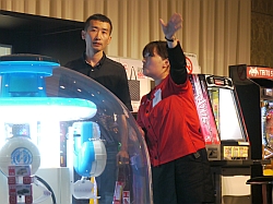 画像ギャラリー No.015のサムネイル画像 / タイトーステーションで傘を貸してくれるって知ってました? 接客No.1店舗を競うタイトー社内コンテスト「第4回 接客★スタァ誕生!!」に潜入してみた