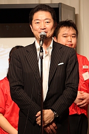 画像ギャラリー No.018のサムネイル画像 / タイトーステーションで傘を貸してくれるって知ってました? 接客No.1店舗を競うタイトー社内コンテスト「第4回 接客★スタァ誕生!!」に潜入してみた