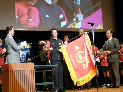 画像ギャラリー No.016のサムネイル画像 / タイトー社内イベント「第5回接客スタァ誕生!! 記念大会」をレポート。さまざまな状況を巧みに切り抜け,見事“接客スタァ”の座を勝ち取ったクルーは?