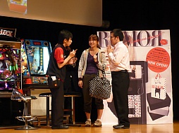 画像ギャラリー No.018のサムネイル画像 / 「カードゲームでレアが出ない」と言われたら,あなたはどう対応する? タイトーがゲームセンターを楽しくする接客コンテストを開催