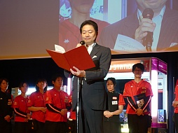 画像ギャラリー No.025のサムネイル画像 / 「カードゲームでレアが出ない」と言われたら,あなたはどう対応する? タイトーがゲームセンターを楽しくする接客コンテストを開催