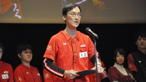 画像集#012のサムネイル/業務中に携帯電話で話しだす新人に,先輩はどう対応する? タイトーステーションのNo.1クルーを決める「第8回接客スタァ誕生!」レポート