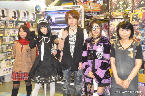 画像ギャラリー No.012のサムネイル画像 / 志倉千代丸氏や森谷里美さん,鈴平ひろさんらによるトークショーも行われた,「ファントムブレイカー」製品版体験会をレポート