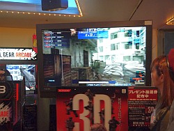 画像ギャラリー No.007のサムネイル画像 / 鬼軍曹のプレイ指南に,新兵達が集結。本日開催の「METAL GEAR ARCADE」稼働開始イベントレポート