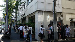 画像ギャラリー No.022のサムネイル画像 / 高円寺に期間限定オープンした「テイルズ オブ カフェ」は開店前から大行列!