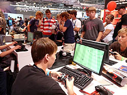 ꡼ No.008Υͥ / GamescomϤ褤賫롣818衼åѺΥॷ祦Gamescom 2010פɥĤΥ˥