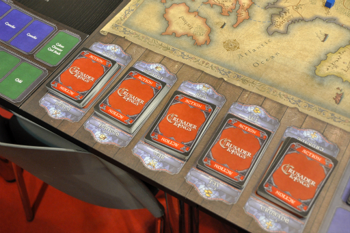 ꡼ No.011 | SPIEL'18ϥܡɥǡCrusader Kingsפλͷ󥿥ӥ塼²˱ɡšƽʤɡPCǤΥå󥹤ϤΤޤޤ