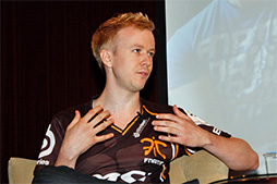 ꡼ No.008Υͥ / COMPUTEXϥѡȤΰո졤ޡ䥪СåʤMSIץ쥹ե󥹥ݡ