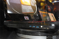 画像ギャラリー No.005のサムネイル画像 / まさかのメカニカルキーボード採用。MSIの未発表ゲーマー向けノートPCをゲームトーナメント「Beat IT 2014」会場で発見