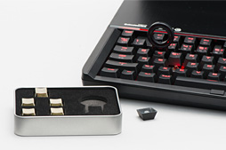 画像ギャラリー No.010のサムネイル画像 / メカニカルキーボード採用のMSI製ノートPC「GT80 Titan」ファーストインプレッション。この操作感はノートPCの枠を超えている