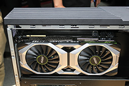 画像ギャラリー No.012のサムネイル画像 / 写真で見る新型ゲームPC「Trident X」。GeForce RTX 20&第9世代Coreプロセッサ搭載の薄型PCをじっくり眺めてみた