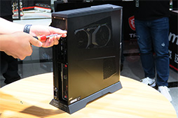 画像ギャラリー No.026のサムネイル画像 / 写真で見る新型ゲームPC「Trident X」。GeForce RTX 20&第9世代Coreプロセッサ搭載の薄型PCをじっくり眺めてみた