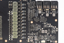画像集#073のサムネイル/MSI「GeForce RTX 2080 Ti GAMING X TRIO」レビュー。30cm超級の巨大なRTX 2080 Tiカードが持つ実力を探る