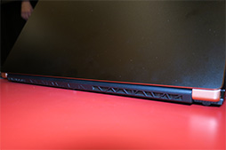 画像ギャラリー No.007のサムネイル画像 / RTX 2080 Max-Q搭載で薄さ18.95mm,重量2.25kgのゲーマー向けノートPCをMSIが発表。「GS75 Stealth」