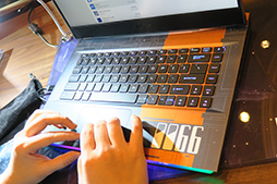 画像ギャラリー No.005のサムネイル画像 / ノートPCの液晶パネルが300Hzに突入。MSIがCES 2020で新型ノートPCやデスクトップPCなどを発表