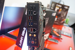画像ギャラリー No.012のサムネイル画像 / MSI,Comet Lake-S対応のZ490搭載マザーボードを披露。電源回路の強化や2.5Gbps以上の有線LAN搭載が見どころだ