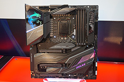 画像ギャラリー No.013のサムネイル画像 / MSI,Comet Lake-S対応のZ490搭載マザーボードを披露。電源回路の強化や2.5Gbps以上の有線LAN搭載が見どころだ