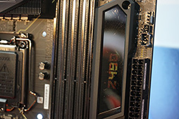 画像ギャラリー No.014のサムネイル画像 / MSI,Comet Lake-S対応のZ490搭載マザーボードを披露。電源回路の強化や2.5Gbps以上の有線LAN搭載が見どころだ