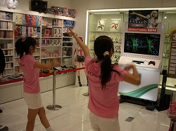 画像ギャラリー No.002のサムネイル画像 / 「DanceEvolution」,10月30日開催の店頭体験会の様子が公開