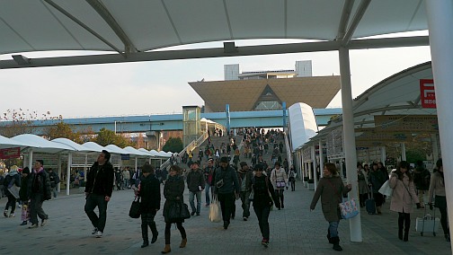 画像ギャラリー No.062のサムネイル画像 / 「うみねこのなく頃に」がついに完結。同人ゲームから企業ブースまで網羅した,「コミックマーケット79」フォトレポートを掲載