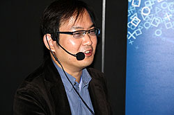 画像ギャラリー No.002のサムネイル画像 / 発売間近の「ガンダム無双3」店頭体験会にて,プロデューサーがトークとデモプレイを披露。「アニメでもリアル調の追及でもなく,ゲームだからできるガンダムの表現」