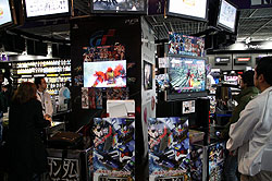 画像ギャラリー No.017のサムネイル画像 / 発売間近の「ガンダム無双3」店頭体験会にて,プロデューサーがトークとデモプレイを披露。「アニメでもリアル調の追及でもなく,ゲームだからできるガンダムの表現」