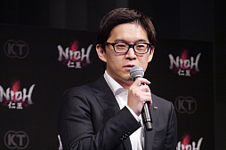 画像ギャラリー No.004のサムネイル画像 / 「仁王」の完成発表会をレポート。開発スタッフや俳優の市村正親さんらが作品への思いを語った