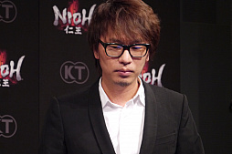 画像ギャラリー No.007のサムネイル画像 / 「仁王」の完成発表会をレポート。開発スタッフや俳優の市村正親さんらが作品への思いを語った