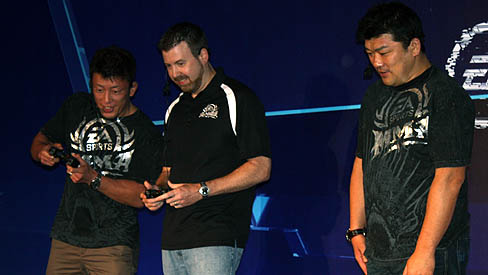 画像ギャラリー No.014のサムネイル画像 / グラスホッパーの新作,アリス,吉田秀彦さん。Electronic Artsの期待の新作タイトルが紹介された「EA Tokyo Showcase 2010」をレポート