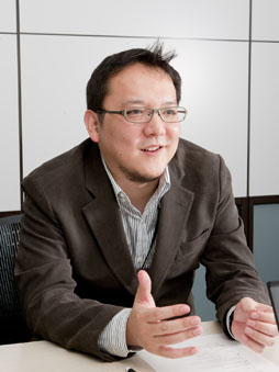 画像ギャラリー No.011のサムネイル画像 / だけどやっぱりゲームが作りたくて――「DARK SOULS」の宮崎英高氏に聞いたフロム・ソフトウェアという会社のあり方