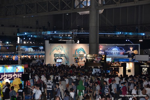 ���������꡼ No.001�Υ���ͥ������ / ��TGS 2011�ϥ����֡����Ǥϡ֥ե��󥿥�������������饤��2�פ�ֽ鲻�ߥ� Project DIVA extend��mirai�ʲ��ˡפ�������������Ƴ�����ɤΥ����ȥ���ͷ���Ĺ����