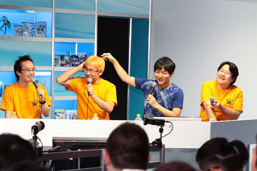 ���������꡼ No.001�Υ���ͥ������ / ��TGS 2012�ϡ֥ե��󥿥�������������饤��2�ס�TGS�Ǹ�Υ��ơ����Ǥϳ�ȯ�ؤ�����˲������������鸫���Ƥ��뺣��ι��ۤȤ�