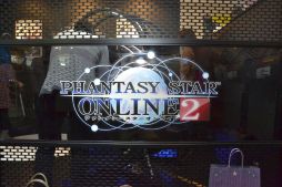 画像ギャラリー No.010のサムネイル画像 / まるでコックピットのような超豪華PCチェアで「ファンタシースターオンライン2」をプレイできる「PSO2 アークス ブリーフィングルーム」の内覧会をレポート