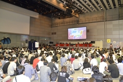 画像ギャラリー No.030のサムネイル画像 / エミリアとルミアの水着衣装,デューマンとキャストの「PSPo2i」衣装/パーツなど注目の新情報も飛び出した,「ファンタシースター感謝祭2013」札幌会場のレポートを掲載