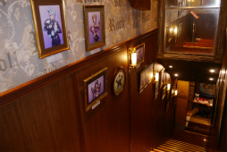 ���������꡼ No.004�Υ���ͥ������ / ���������ץ��PSO2�����������ե��פΥ�ǥ���ȯɽ���ݡ��ȡ�������������ܥ�˥塼��¿�̤���ŵ����������ã���ԤäƤ���